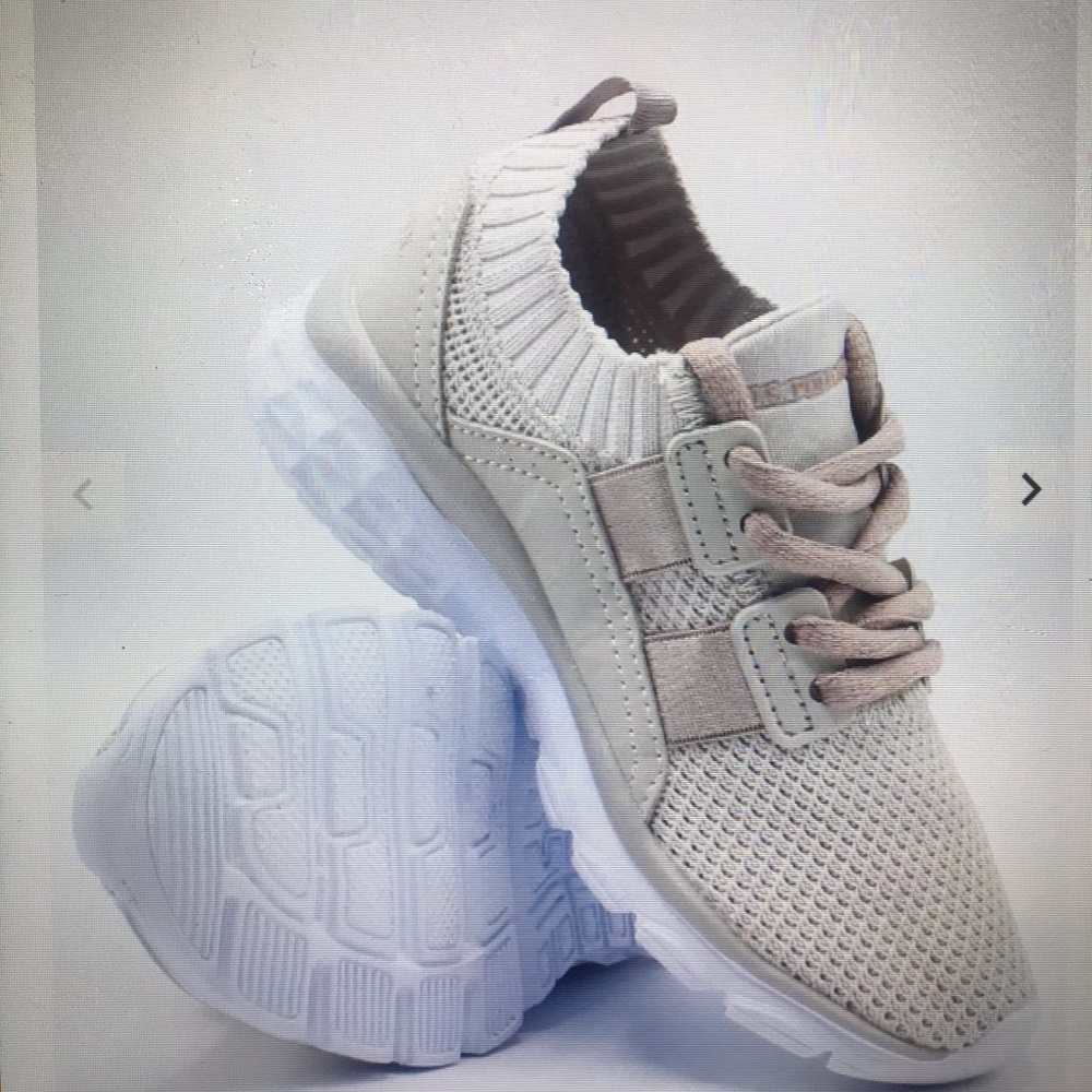 Shose - Picture 6 of 8